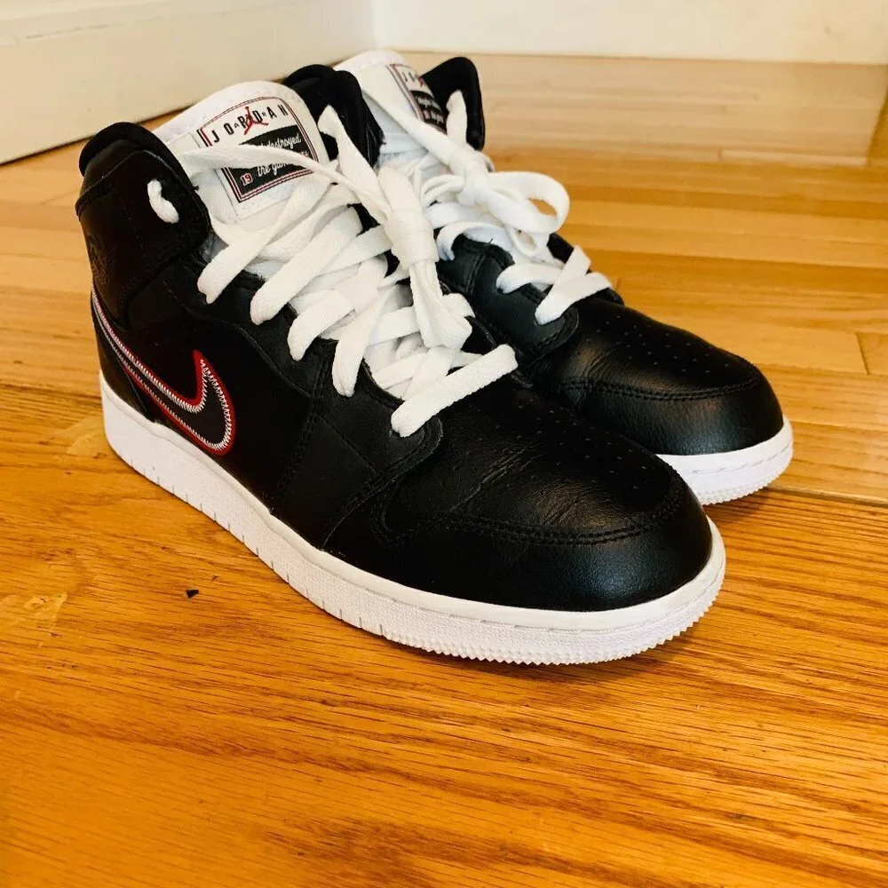 Nike Air Jordan Youth Size 5.5 Black BQ6931-016